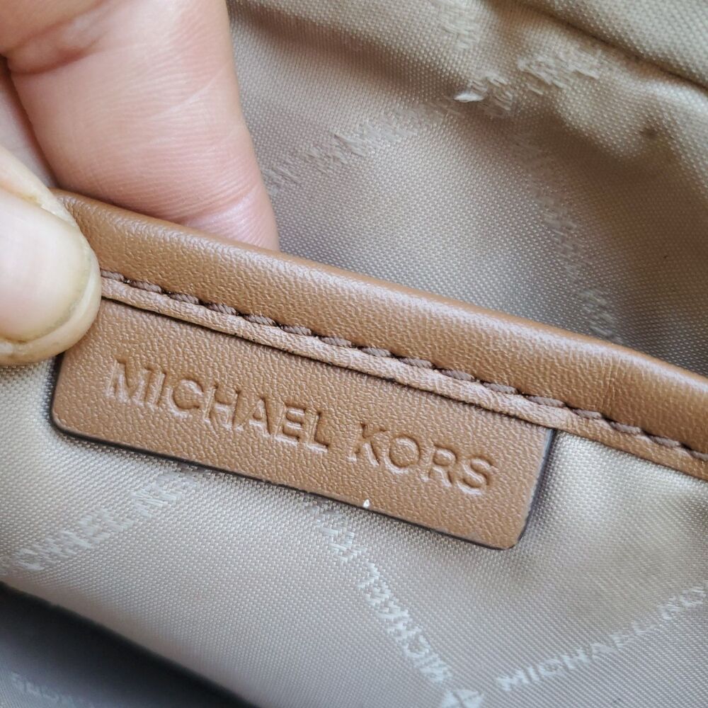 Michael Kors Crossbody - Picture 11 of 11